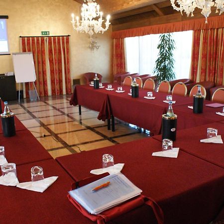 Hotel Calissano Алба Екстериор снимка