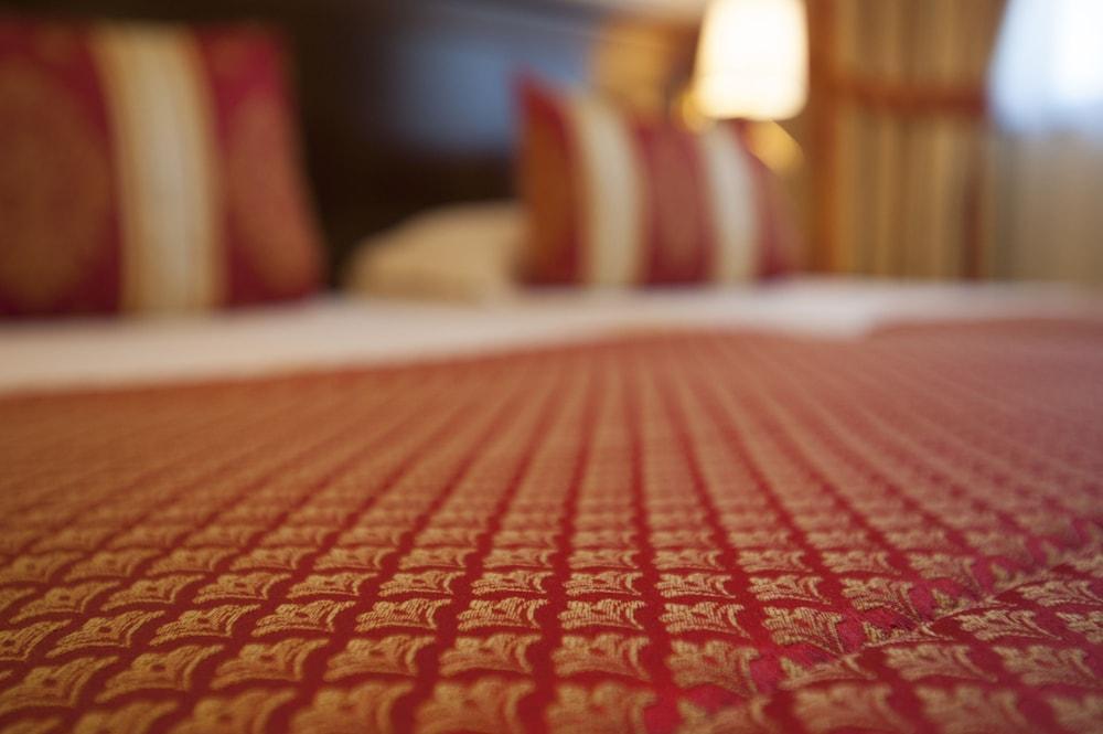Hotel Calissano Алба Екстериор снимка