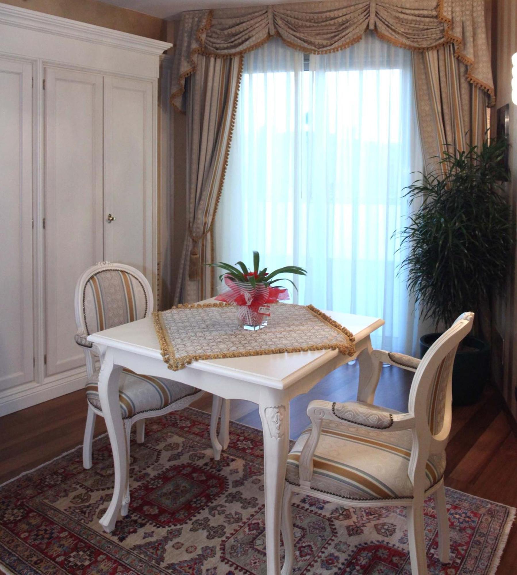 Hotel Calissano Алба Екстериор снимка