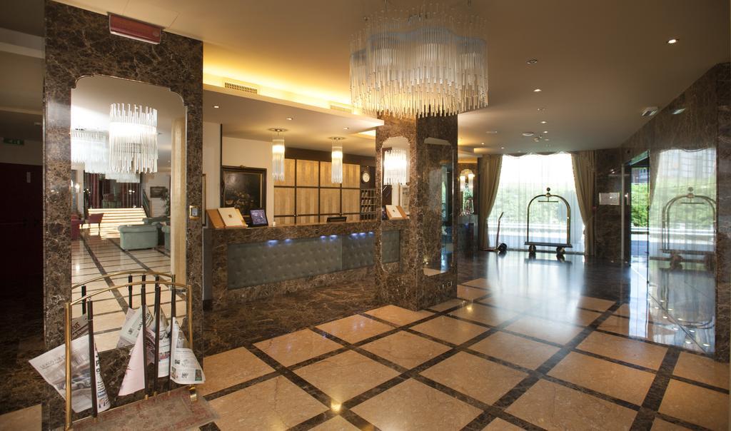 Hotel Calissano Алба Екстериор снимка