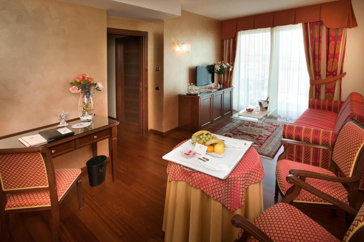 Hotel Calissano Алба Екстериор снимка